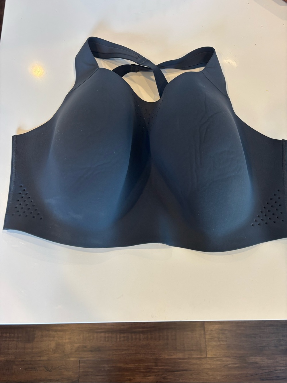 Victoria's Secret Smooth Black Sports Bra with Racerback